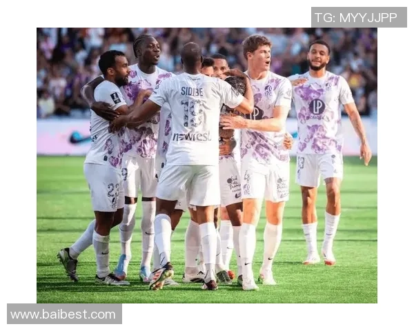 中超激战巴黎圣日耳曼大胜切尔西红牌争议引发全场热议