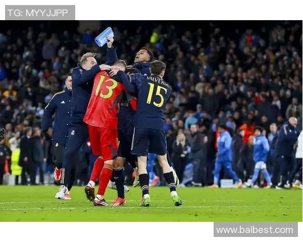 欧联杯激战：拜仁逆转皇马绝杀瞬间全场沸腾战术解析