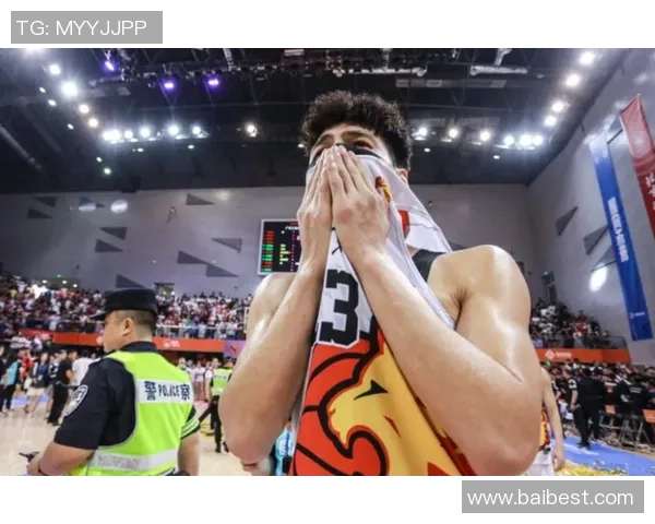 姚明明在篮球场上的精彩封盖瞬间回顾与分析