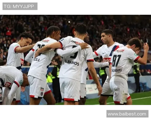 欧联杯精彩对决巴黎圣日耳曼强势逆转那不勒斯引发转会热议